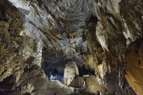 A big room in a fossile network of Tham Pha Yem.