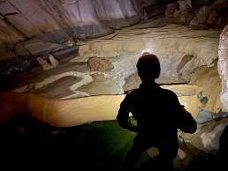 Gours percé de Tham Pha Yem