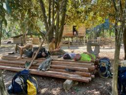 waiting for a ride ban houay khae